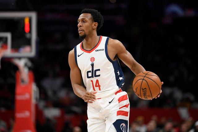 周琦16+17广东胜江苏 高诗岩26+10山东负同曦